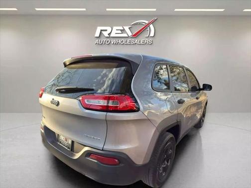2016 Jeep Cherokee Sport