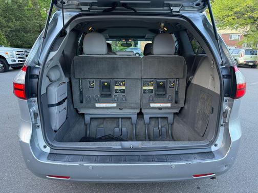 Silver Sky Metallic 2015 Toyota Sienna XLE