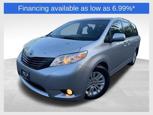 Silver Sky Metallic 2015 Toyota Sienna XLE