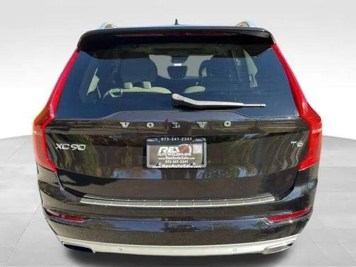 2018 Volvo XC90 T6 Momentum