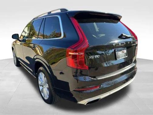 2018 Volvo XC90 T6 Momentum