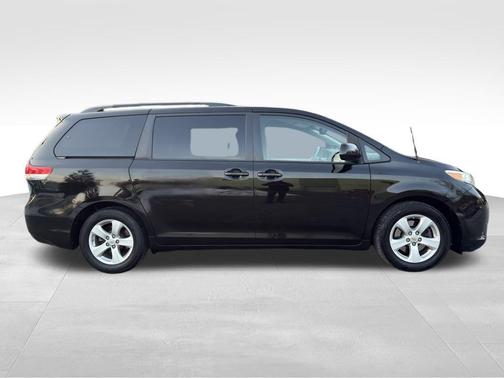 2012 Toyota Sienna LE