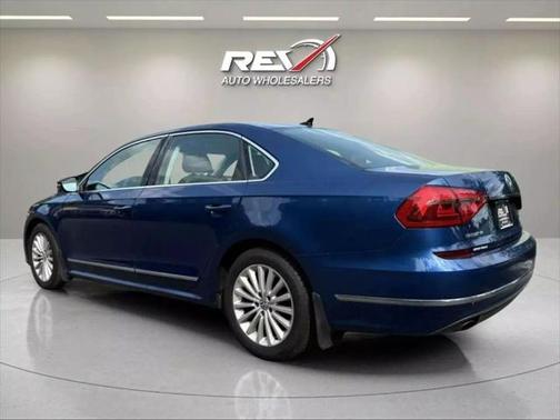 2016 Volkswagen Passat 1.8T SE