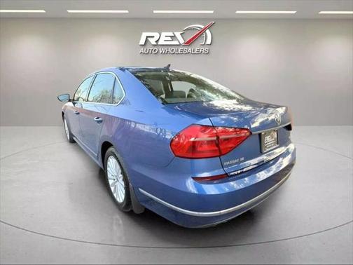2016 Volkswagen Passat 1.8T SE