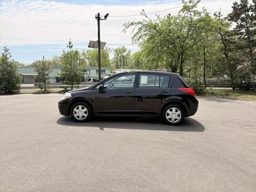 2011 Nissan Versa 1.8 S