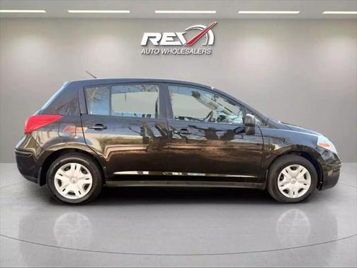 2011 Nissan Versa 1.8 S