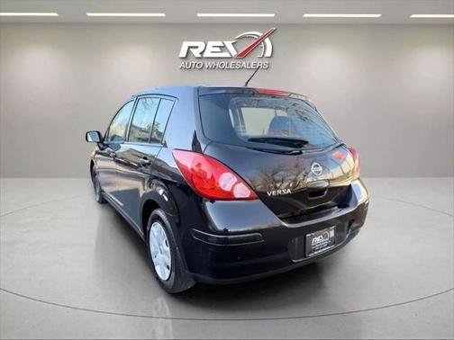 2011 Nissan Versa 1.8 S