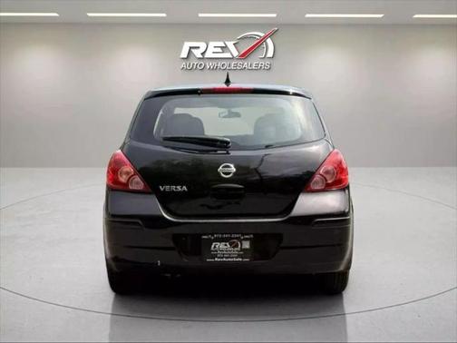 2011 Nissan Versa 1.8 S