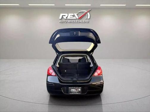 2011 Nissan Versa 1.8 S