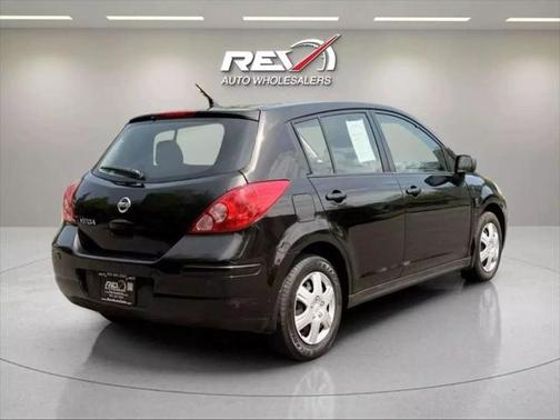 2011 Nissan Versa 1.8 S