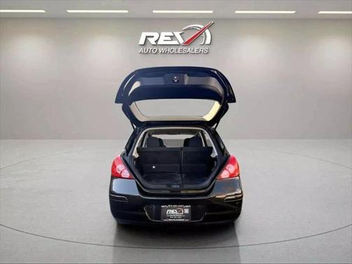 2011 Nissan Versa 1.8 S