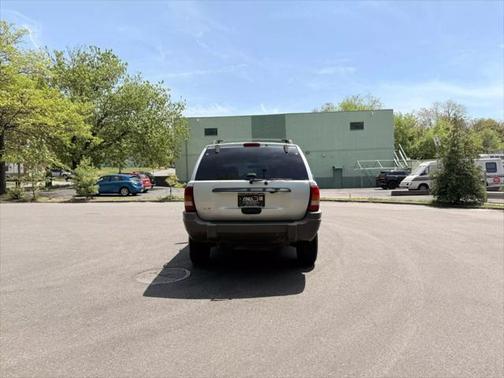2004 Jeep Grand Cherokee Laredo