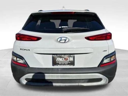 2022 Hyundai KONA SEL