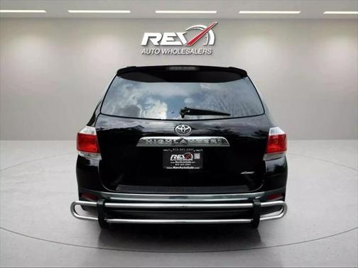 2011 Toyota Highlander SE