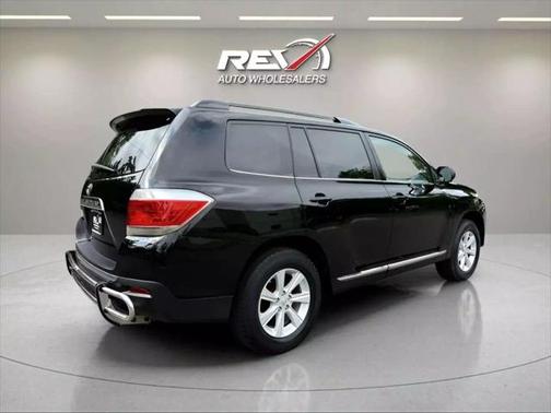 2011 Toyota Highlander SE
