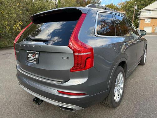 2018 Volvo XC90 T6 Momentum