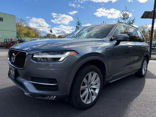 2018 Volvo XC90 T6 Momentum