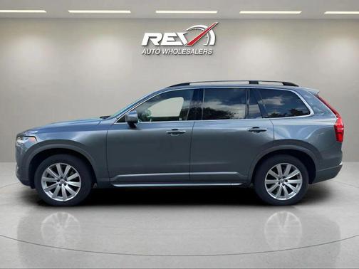 2018 Volvo XC90 T6 Momentum