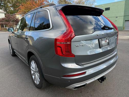 2018 Volvo XC90 T6 Momentum