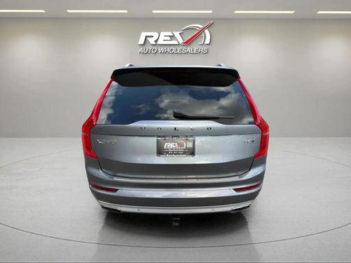 2018 Volvo XC90 T6 Momentum