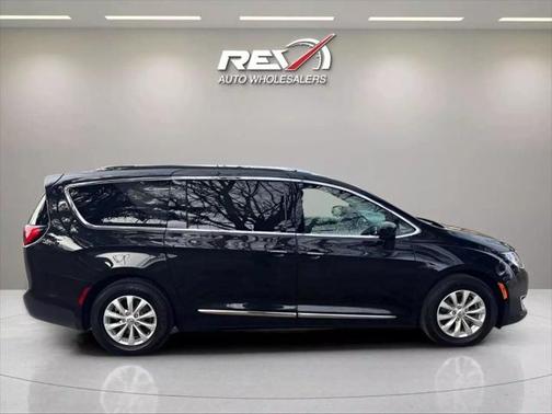 2018 Chrysler Pacifica Touring-L