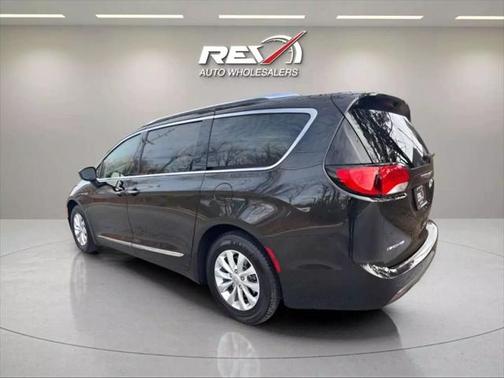 2018 Chrysler Pacifica Touring-L