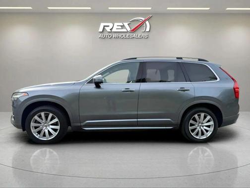 2016 Volvo XC90 T6 Momentum