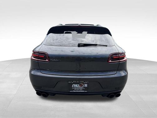 Volcano Grey Metallic 2017 Porsche Macan Macan GTS