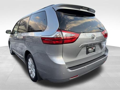 2016 Toyota Sienna XLE Premium