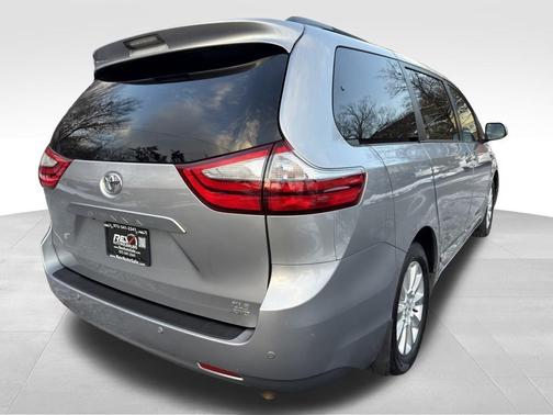 2016 Toyota Sienna XLE Premium