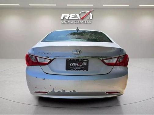 2012 Hyundai SONATA GLS