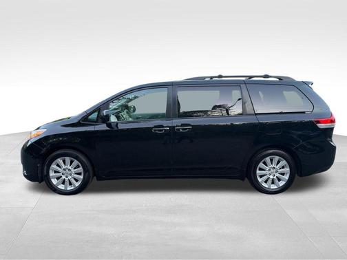 Black 2012 Toyota Sienna XLE