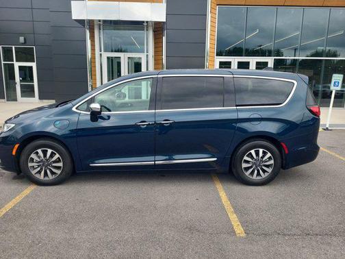 2023 Chrysler Pacifica Hybrid Limited