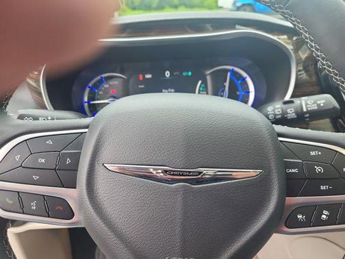 2023 Chrysler Pacifica Hybrid Limited