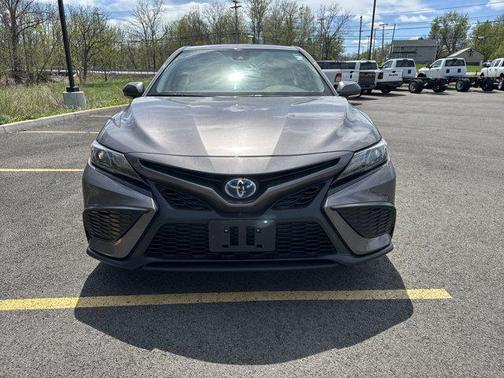 2024 Toyota Camry Hybrid SE