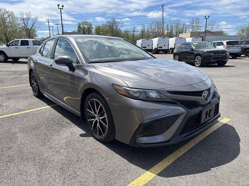 2024 Toyota Camry Hybrid SE