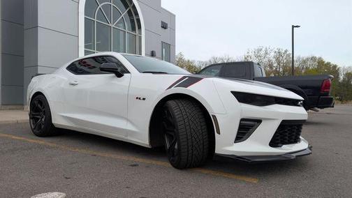 Summit White 2018 Chevrolet Camaro 2SS