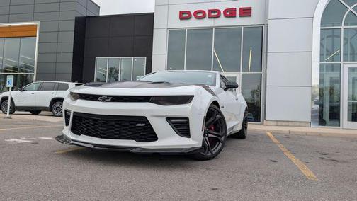 Summit White 2018 Chevrolet Camaro 2SS