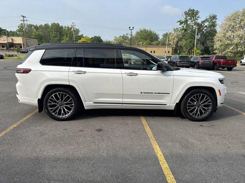 2022 Jeep Grand Cherokee L Summit Reserve