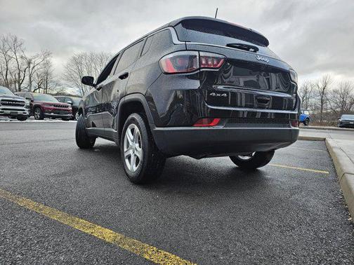 2023 Jeep Compass Sport