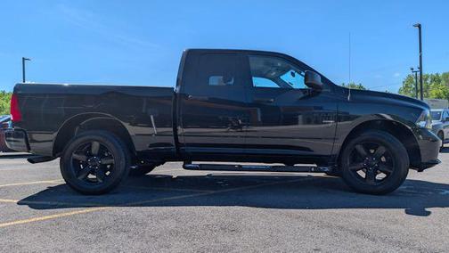 Brilliant Black Crystal Pearlcoat 2019 RAM 1500 Express