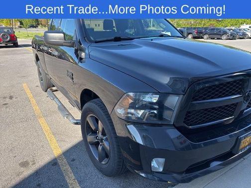 Brilliant Black Crystal Pearlcoat 2019 RAM 1500 Express