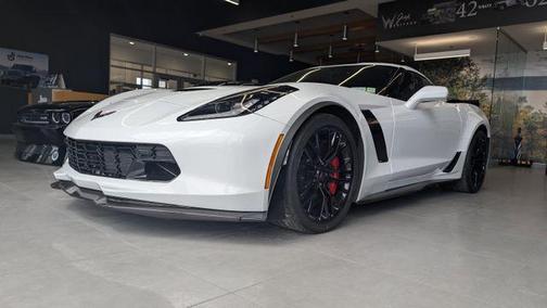 Arctic White 2018 Chevrolet Corvette Z06