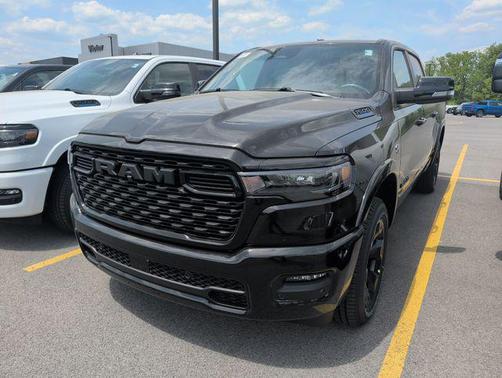 Diamond Black Crystal Pearlcoat 2026 RAM 1500 Big Horn/Lone Star