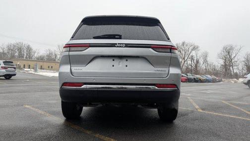 2025 Jeep Grand Cherokee Laredo