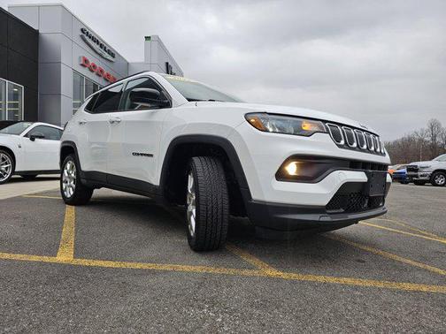 2022 Jeep Compass Latitude Lux