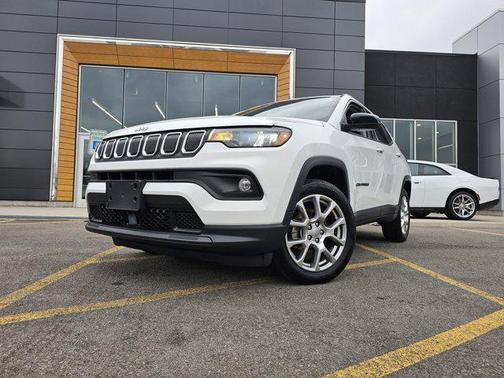 2022 Jeep Compass Latitude Lux