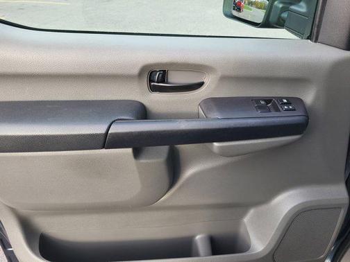 2017 Nissan NV Passenger NV3500 HD SL V8