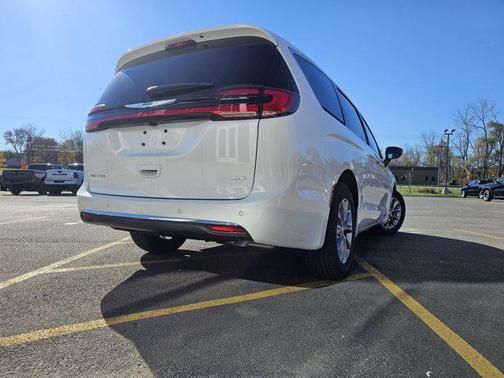 2026 Chrysler Pacifica L