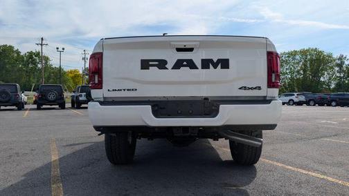 Bright White Clearcoat 2026 RAM 2500 Limited Crew Cab 4x4 6'4' Box